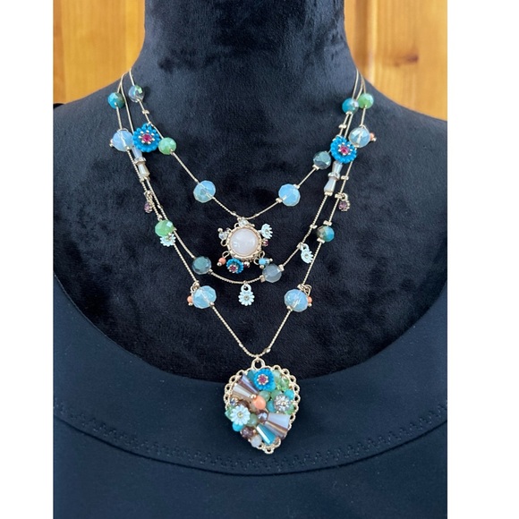 NWT Betsey Johnson Triple Layer Necklace - Picture 2 of 3